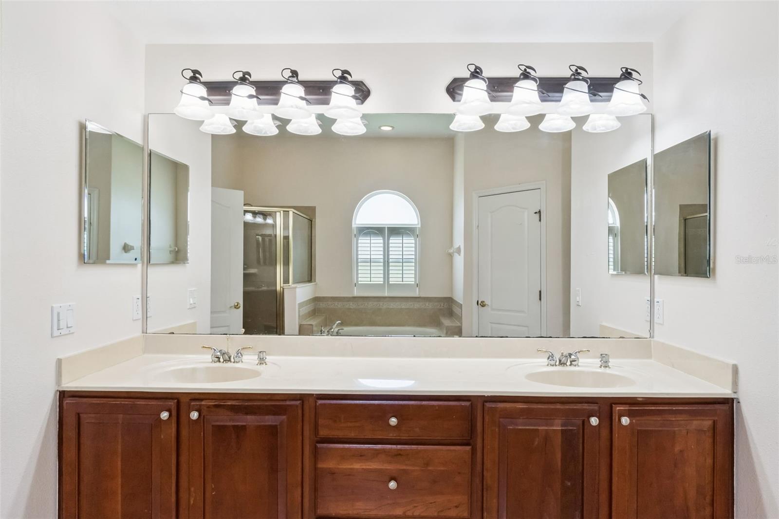 1112 Callaway Cir Property Photo 10