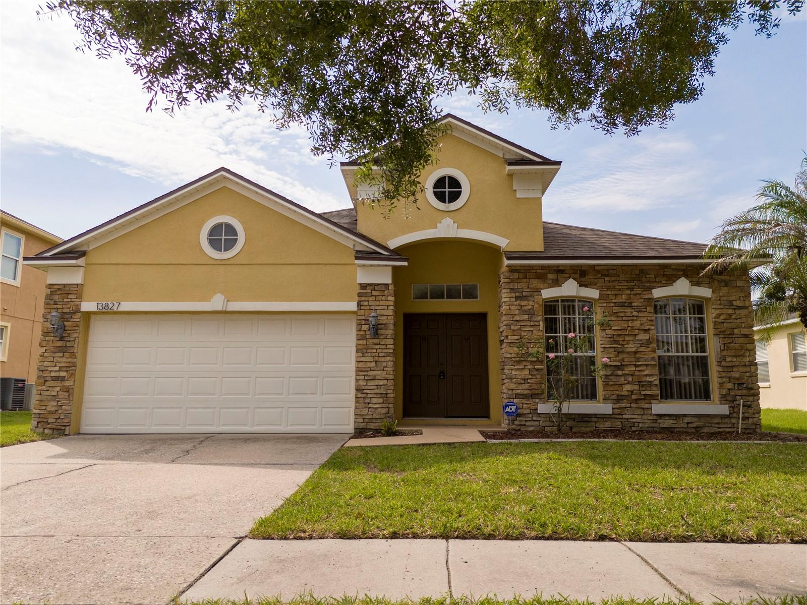 13827 Hawkeye Dr Property Photo 1