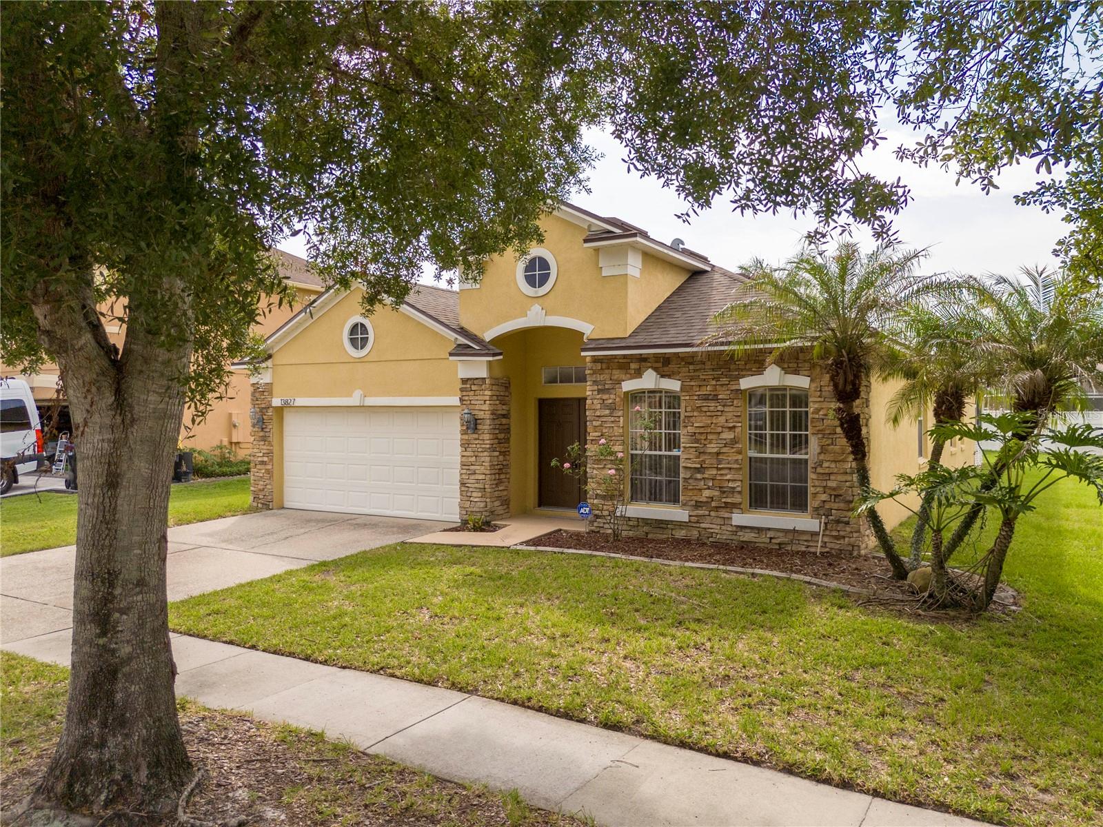 13827 Hawkeye Dr Property Photo 2