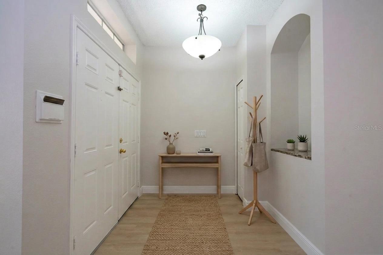 13827 Hawkeye Dr Property Photo 3