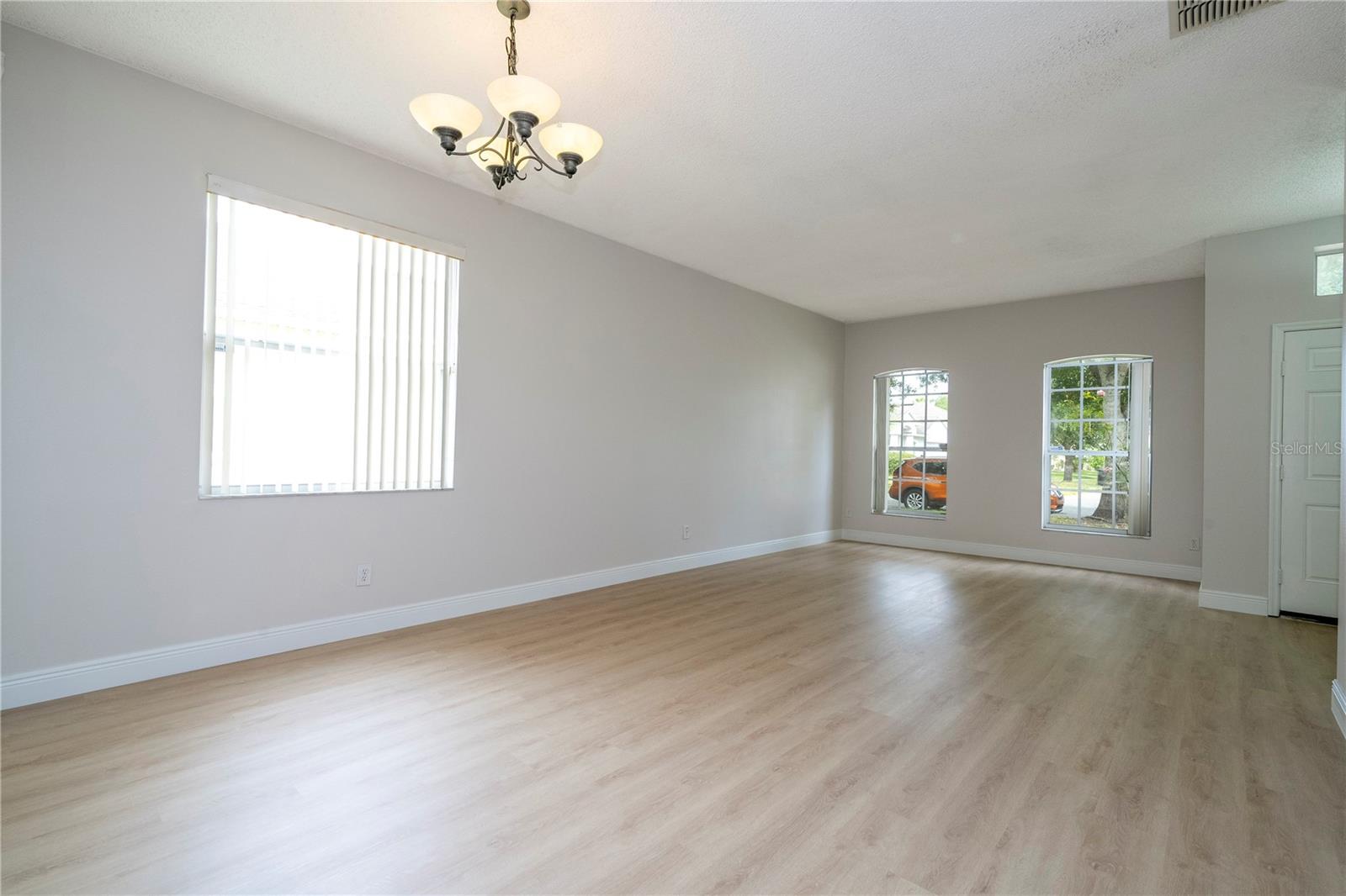 13827 Hawkeye Dr Property Photo 18