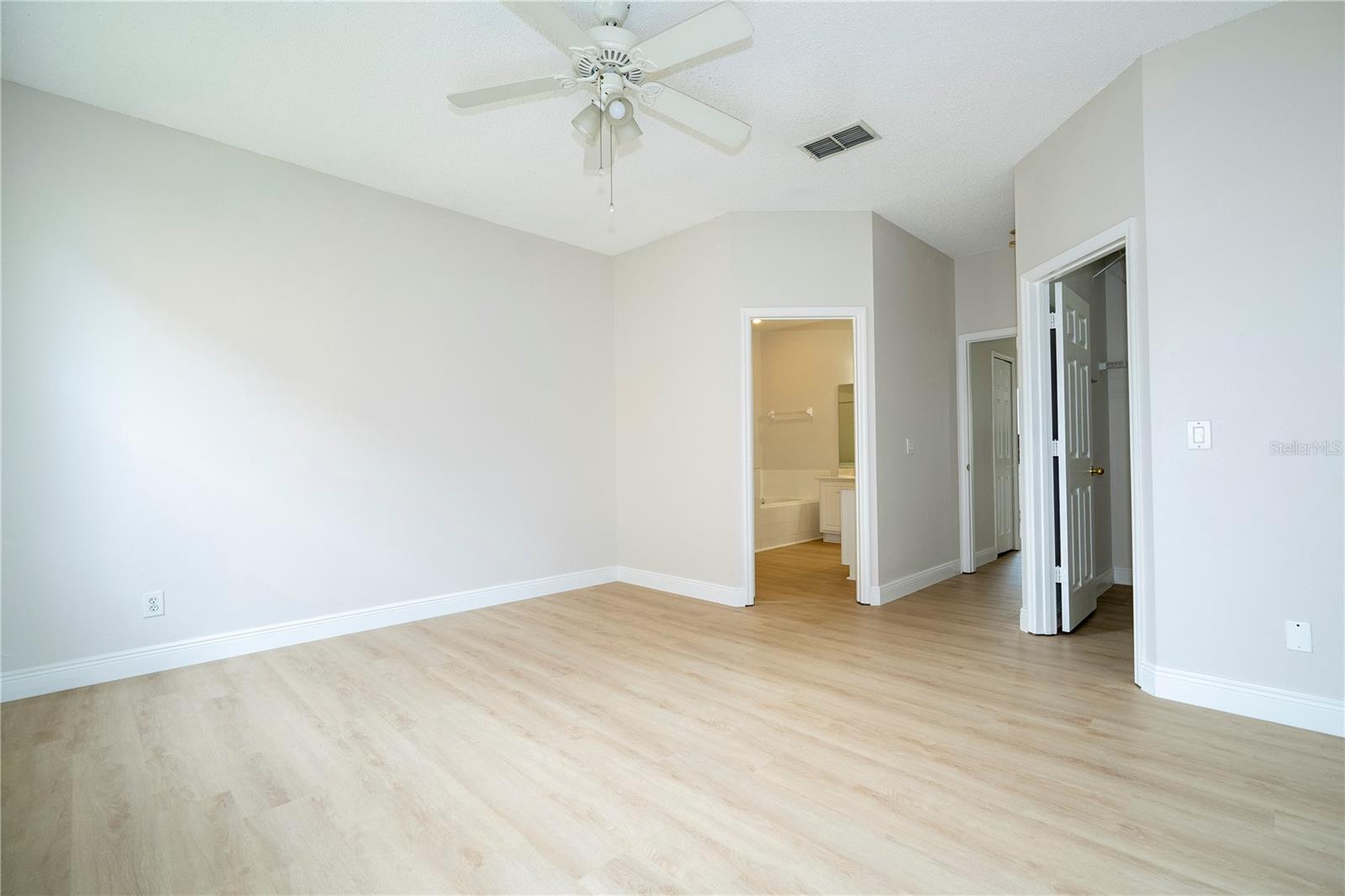 13827 Hawkeye Dr Property Photo 48