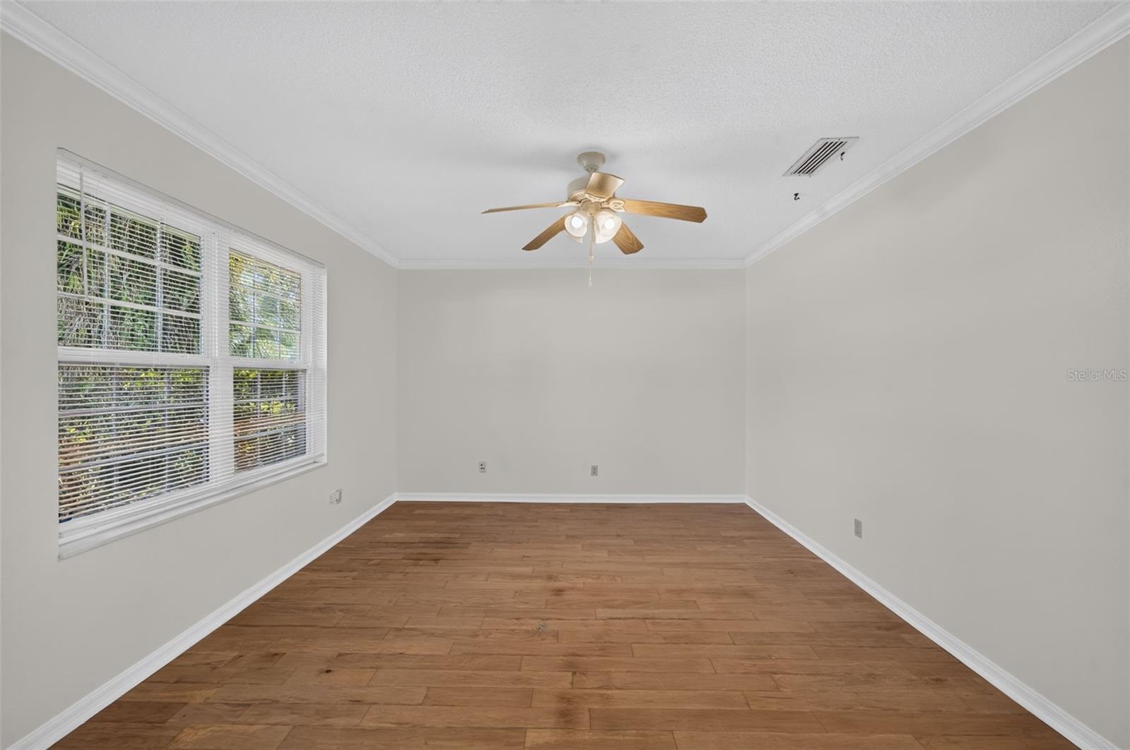 2051 Dyan Way Property Photo 5