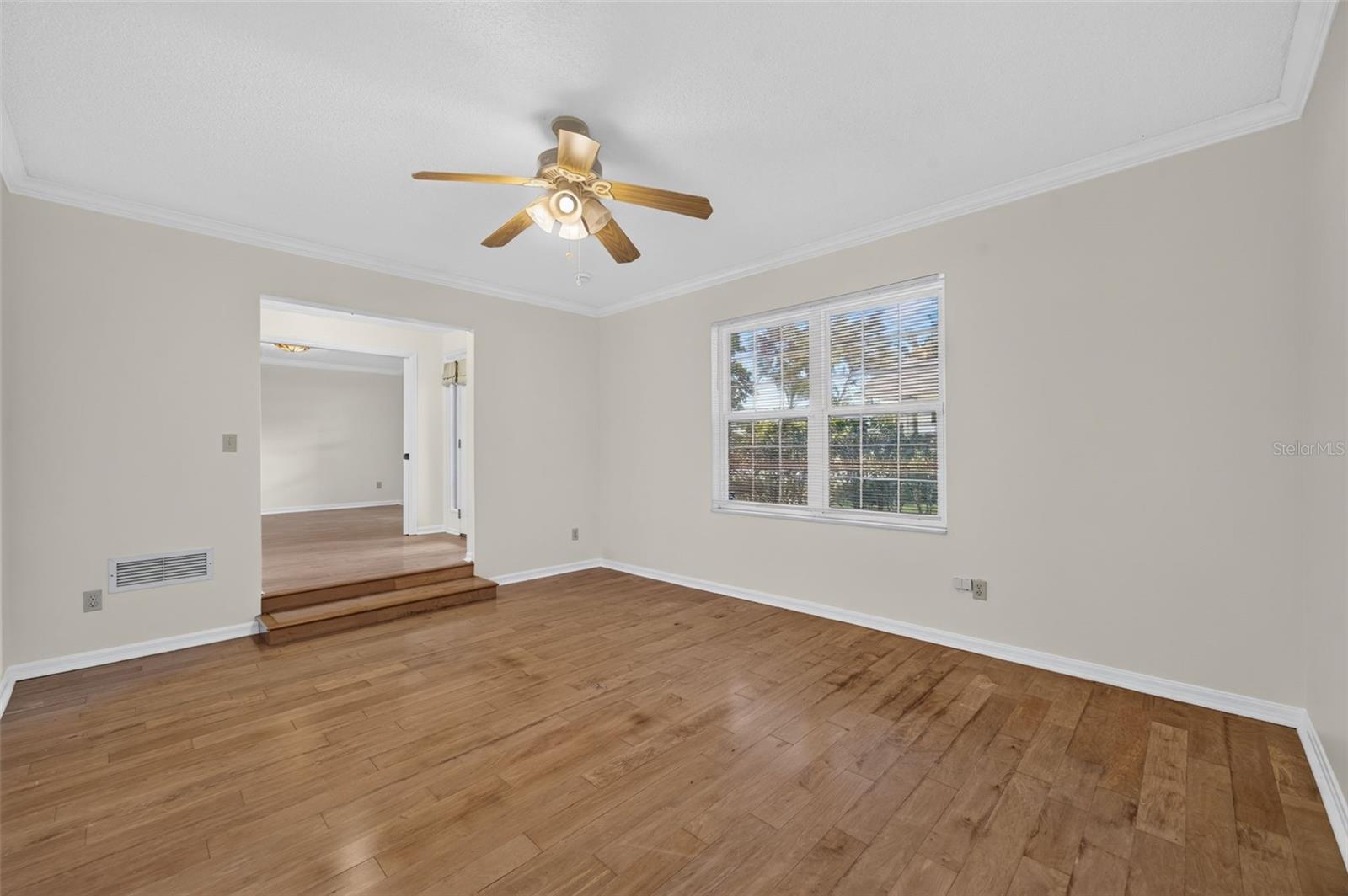 2051 Dyan Way Property Photo 6