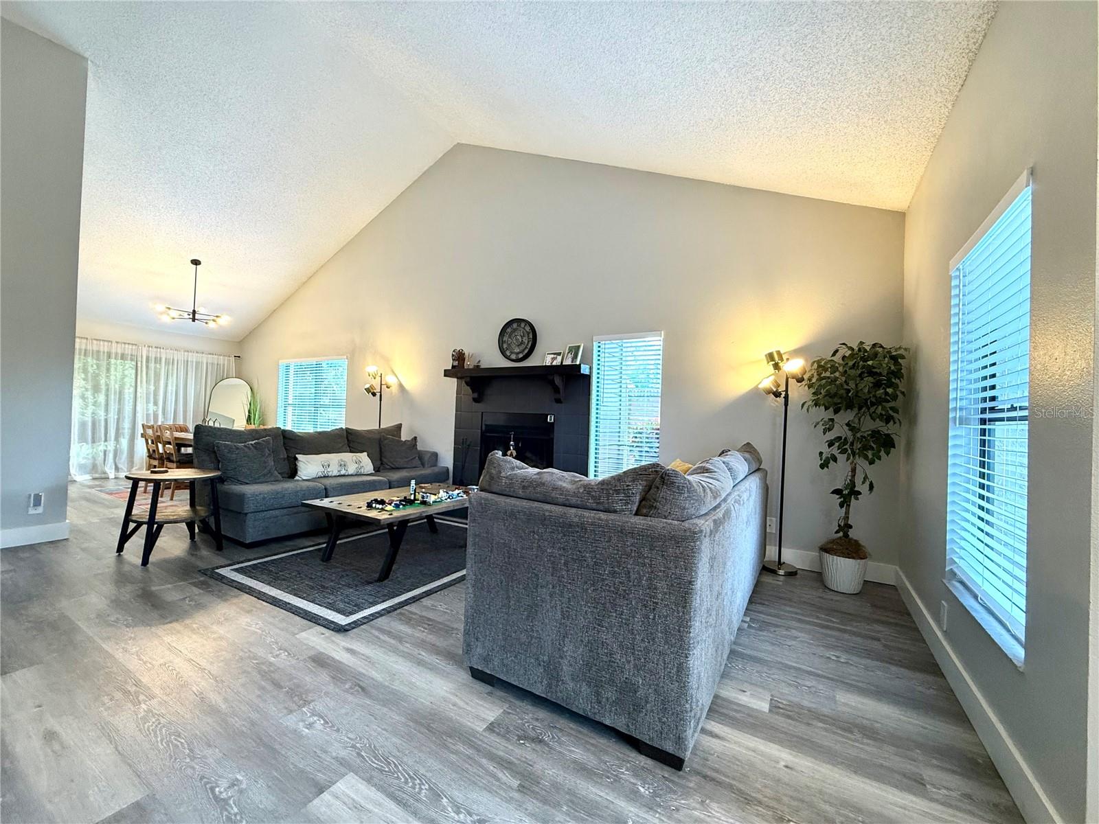 2816 Countrybrook Dr #l16 Property Photo 3