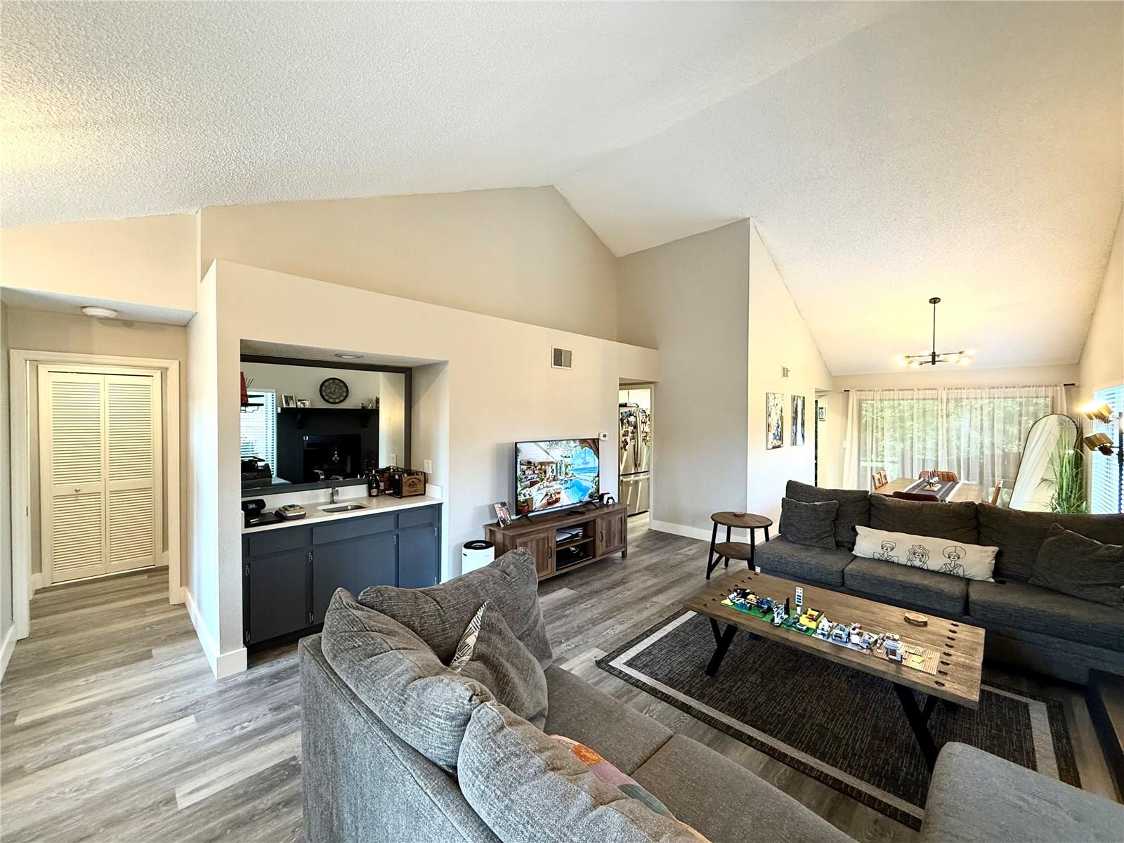 2816 Countrybrook Dr #l16 Property Photo 6