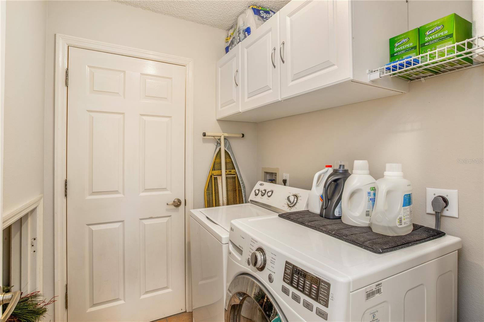 3920 Running Water Dr Property Photo 20