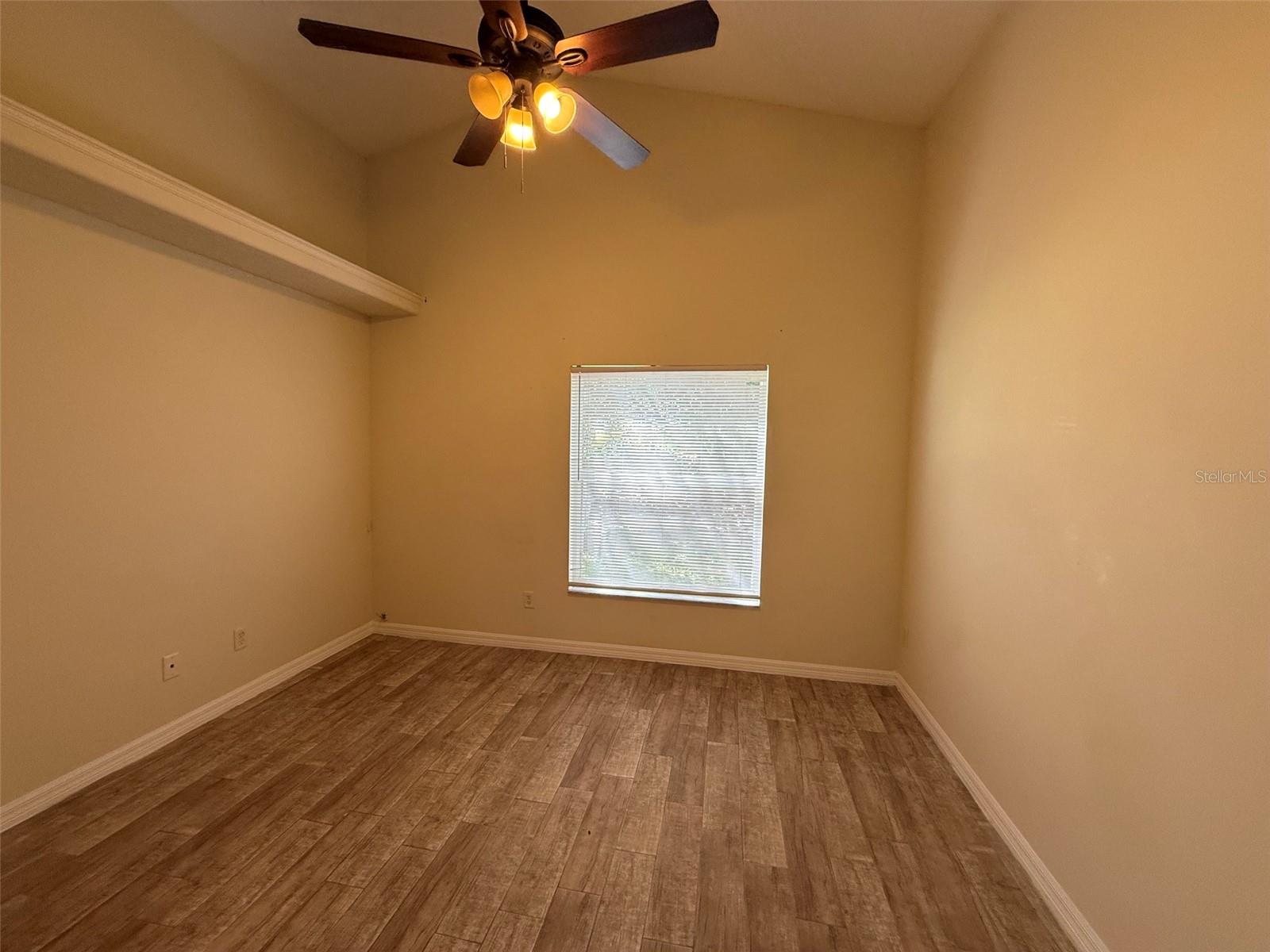 1221 Singleton Cir Property Photo 12