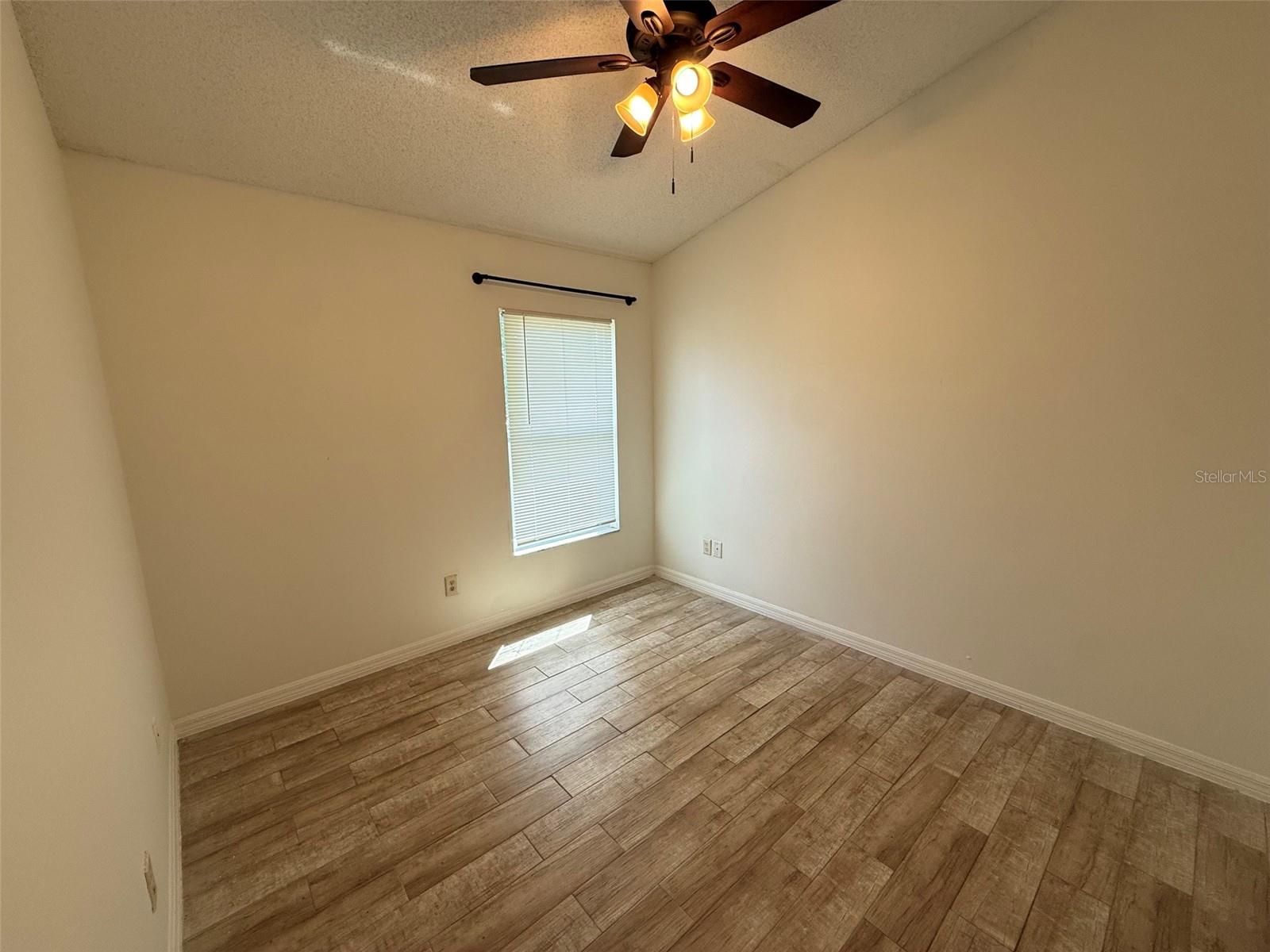 1221 Singleton Cir Property Photo 13