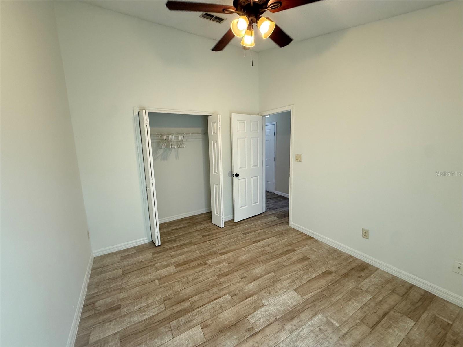 1221 Singleton Cir Property Photo 14