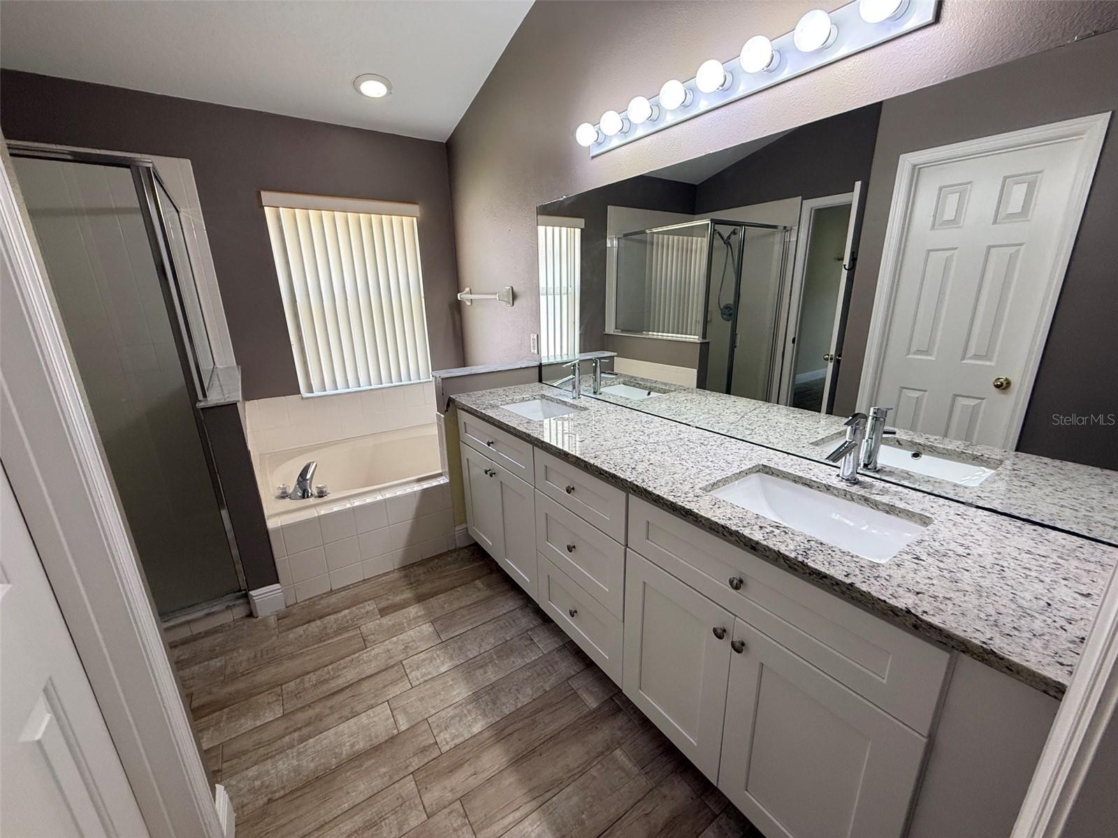 1221 Singleton Cir Property Photo 16