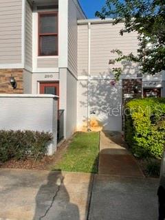 2112 NE 38TH AVE Property Photo 1