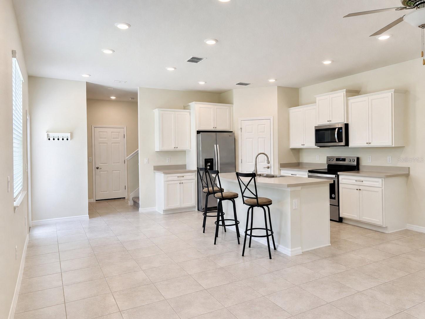 5012 Sylvester Loop Property Photo 2