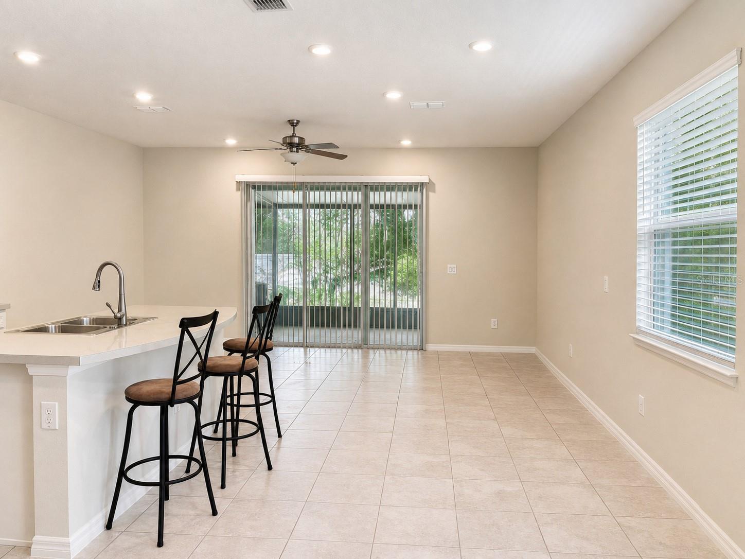 5012 Sylvester Loop Property Photo 4