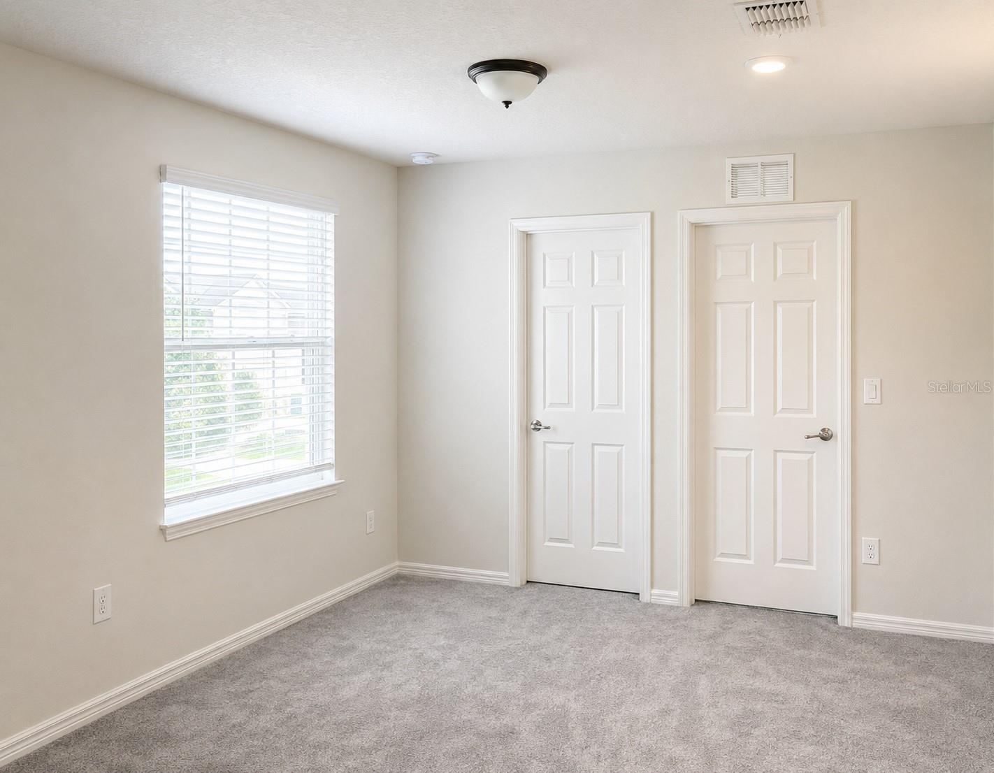 5012 Sylvester Loop Property Photo 8