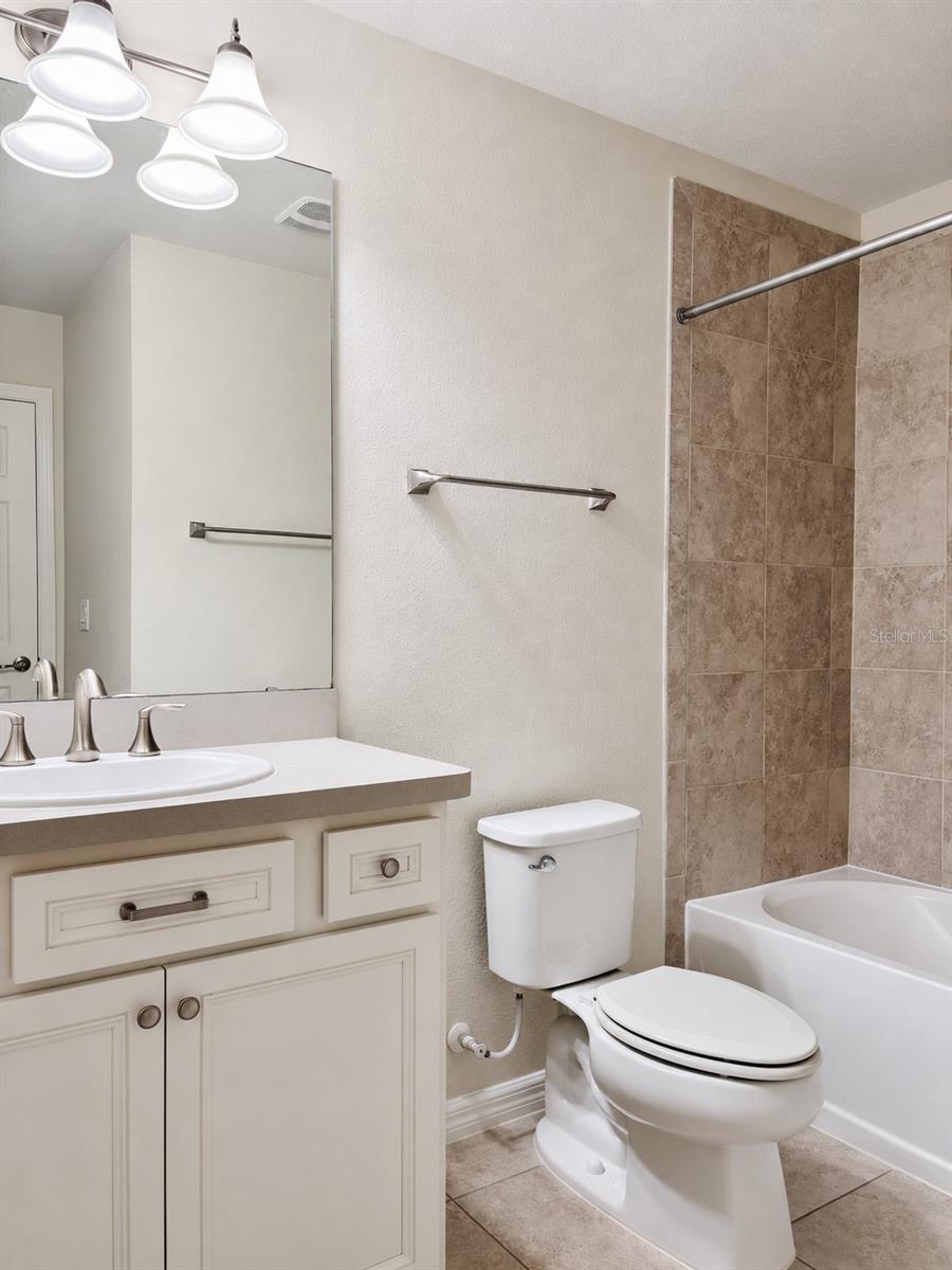 5012 Sylvester Loop Property Photo 9