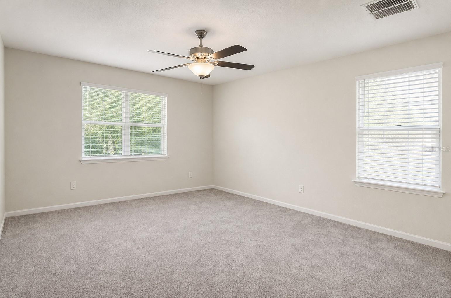 5012 Sylvester Loop Property Photo 10