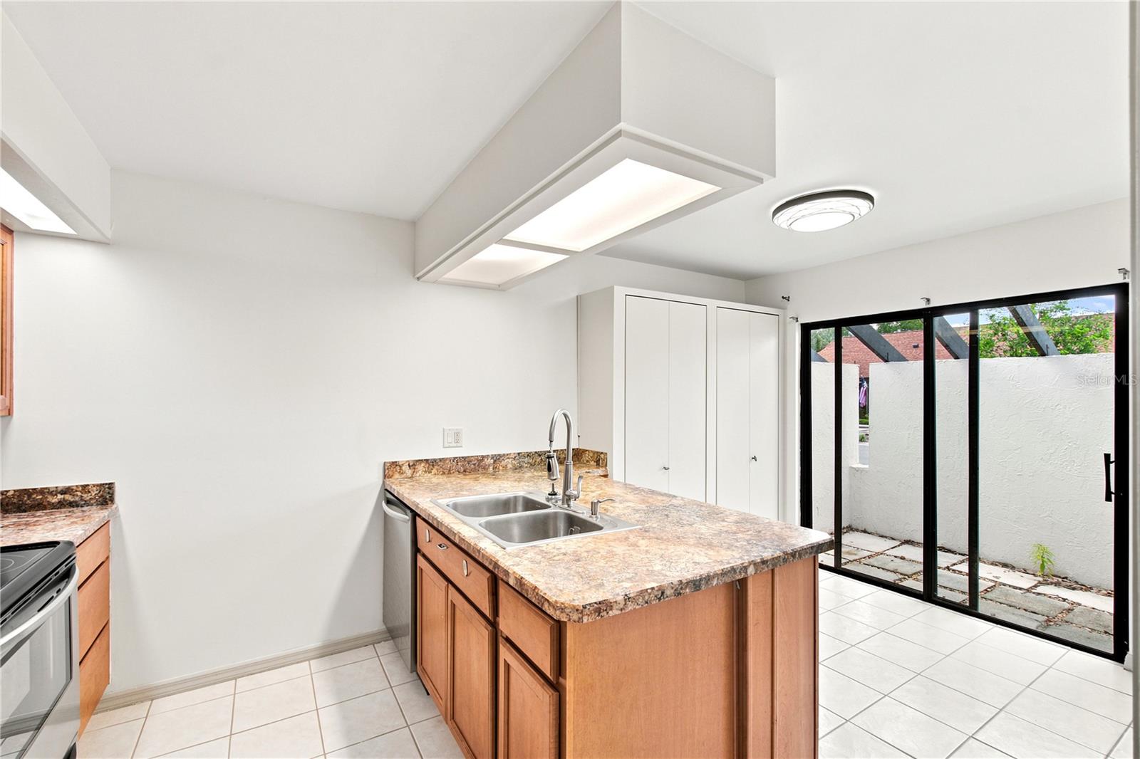 2475 Tahoe Cir Property Photo 11