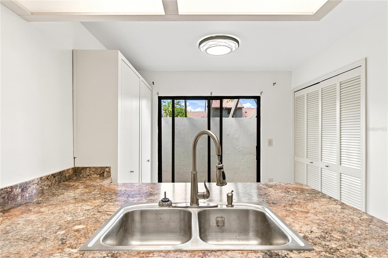 2475 Tahoe Cir Property Photo 12