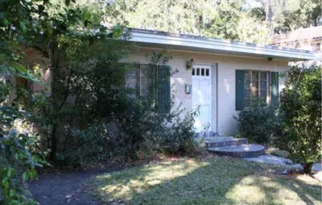 826 N Westmoreland Dr Property Photo 1