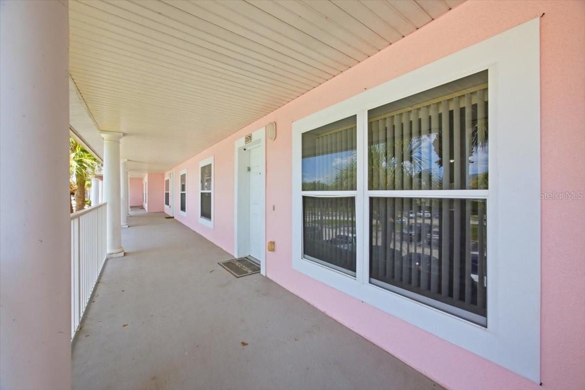 3157 Sun Lake Ct #b Property Photo 4