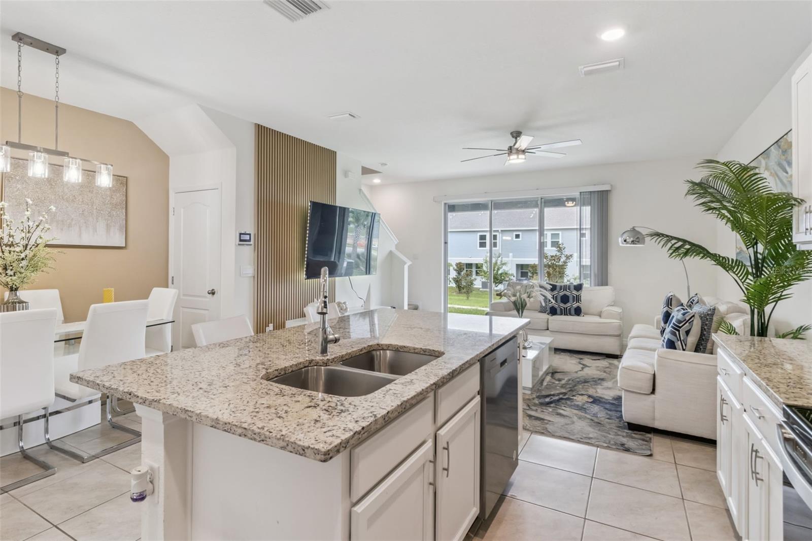 1707 Wooden St Property Photo 8