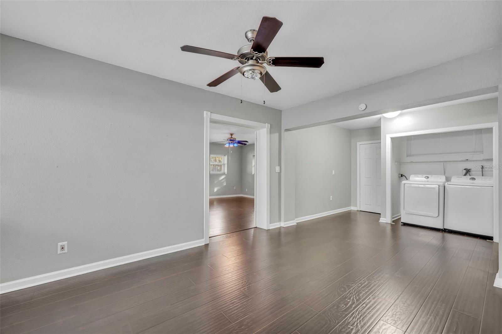 1811 Park Lake St Property Photo 15