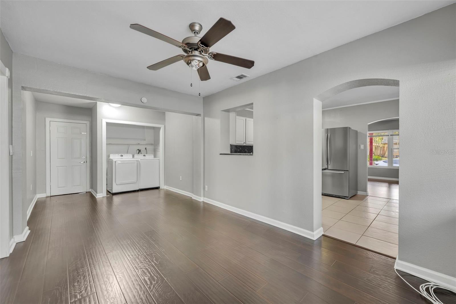 1811 Park Lake St Property Photo 17