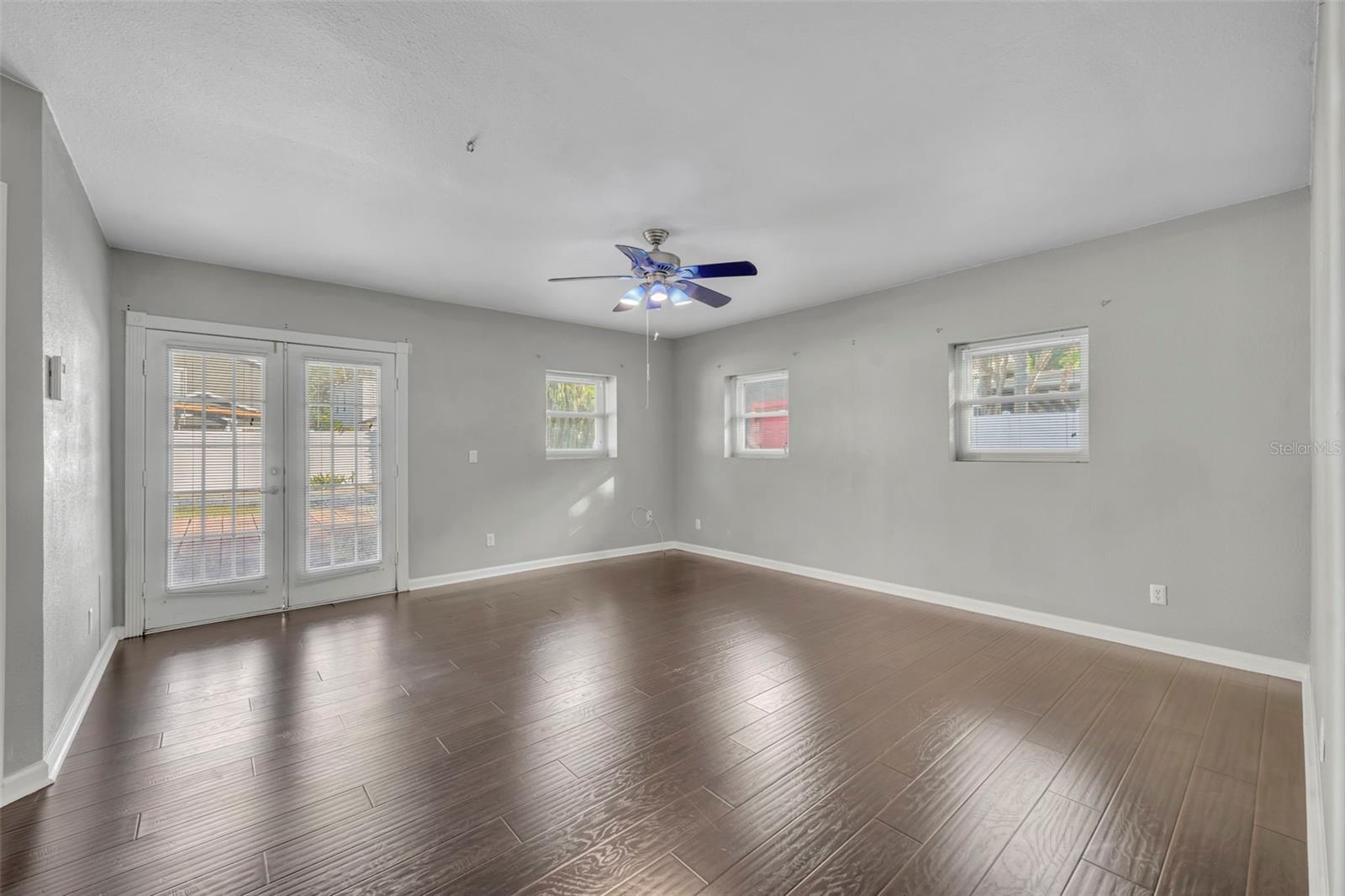 1811 Park Lake St Property Photo 19