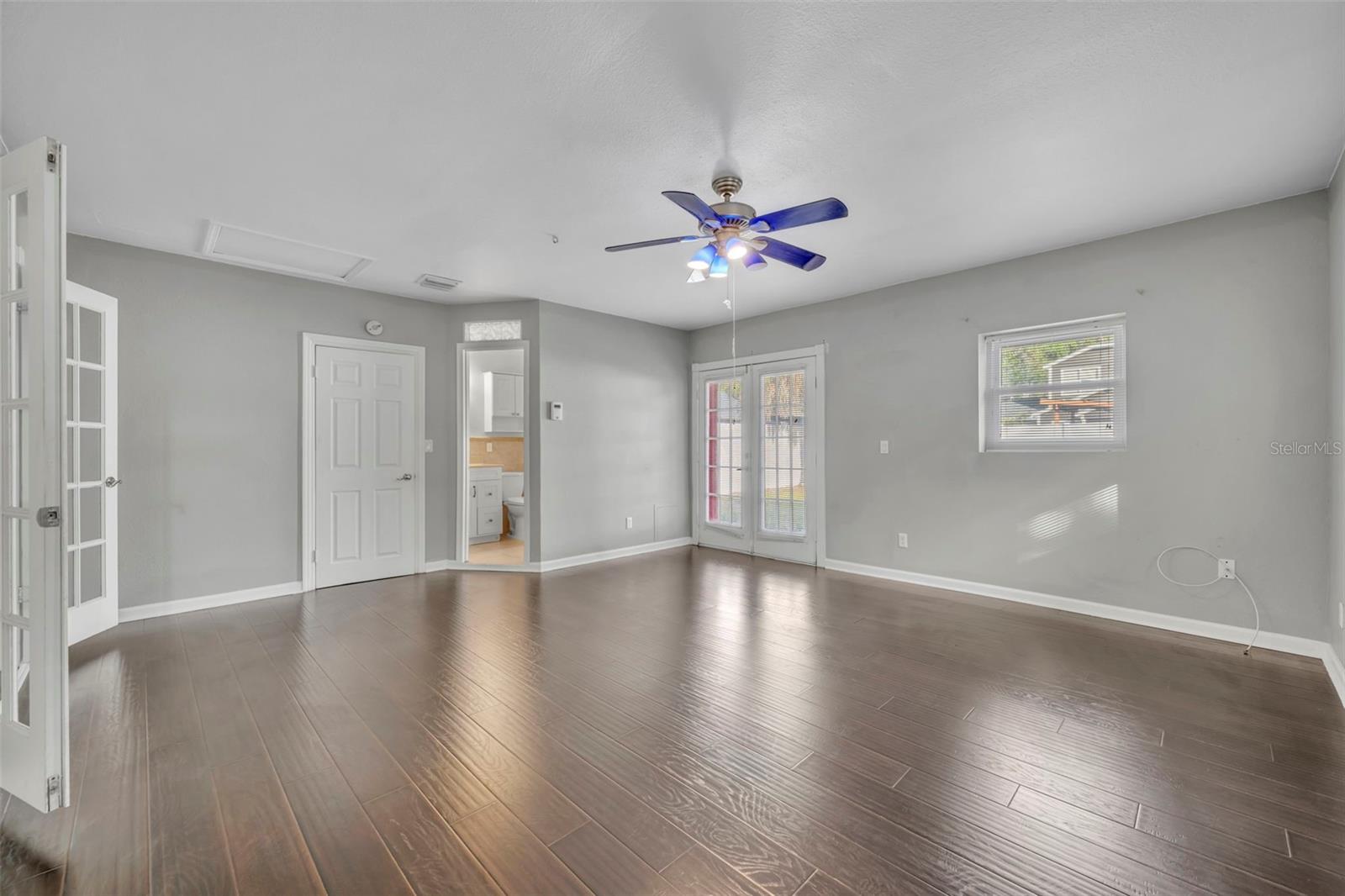 1811 Park Lake St Property Photo 20
