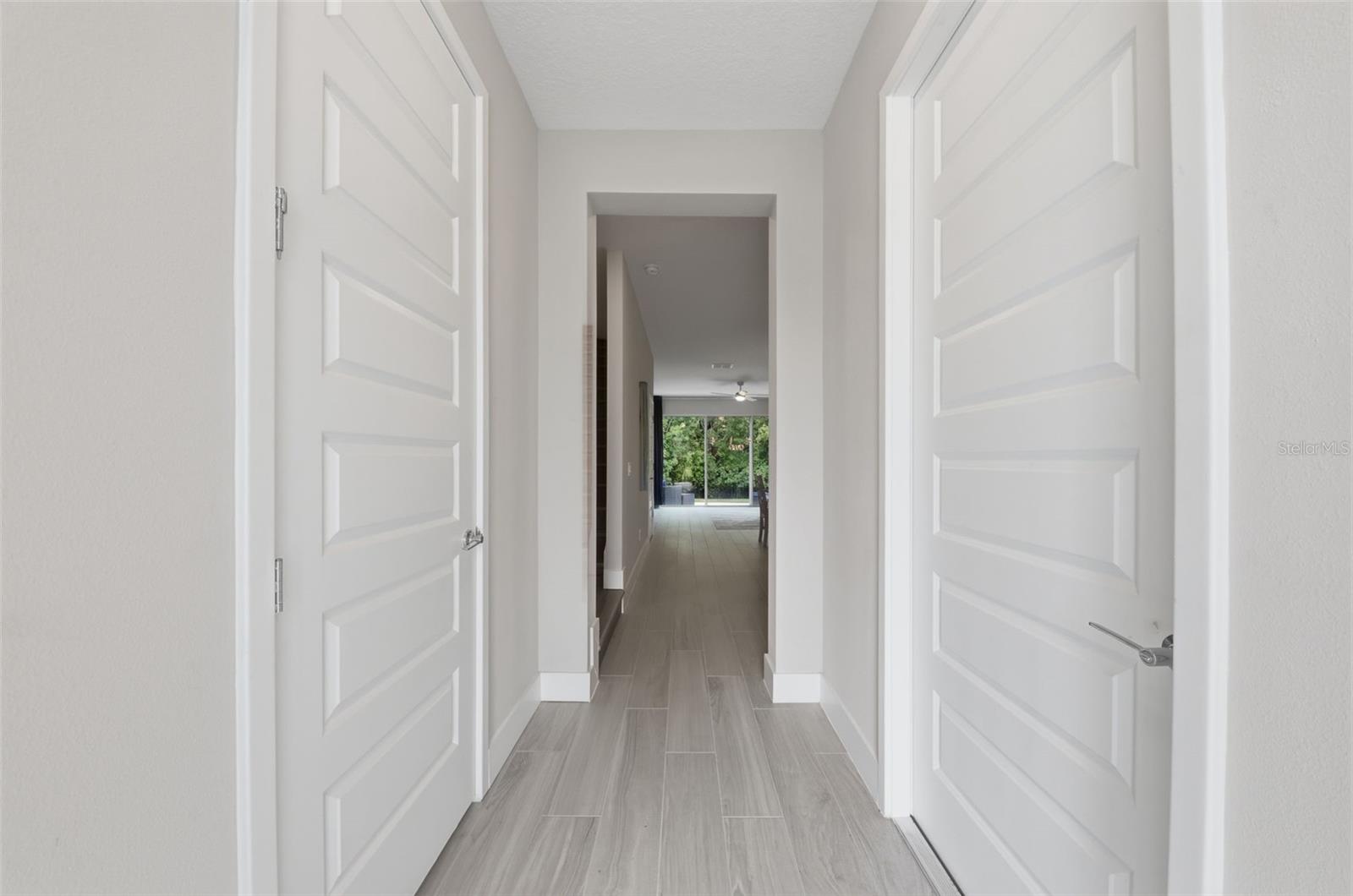 1216 Royal View Ter Property Photo 3