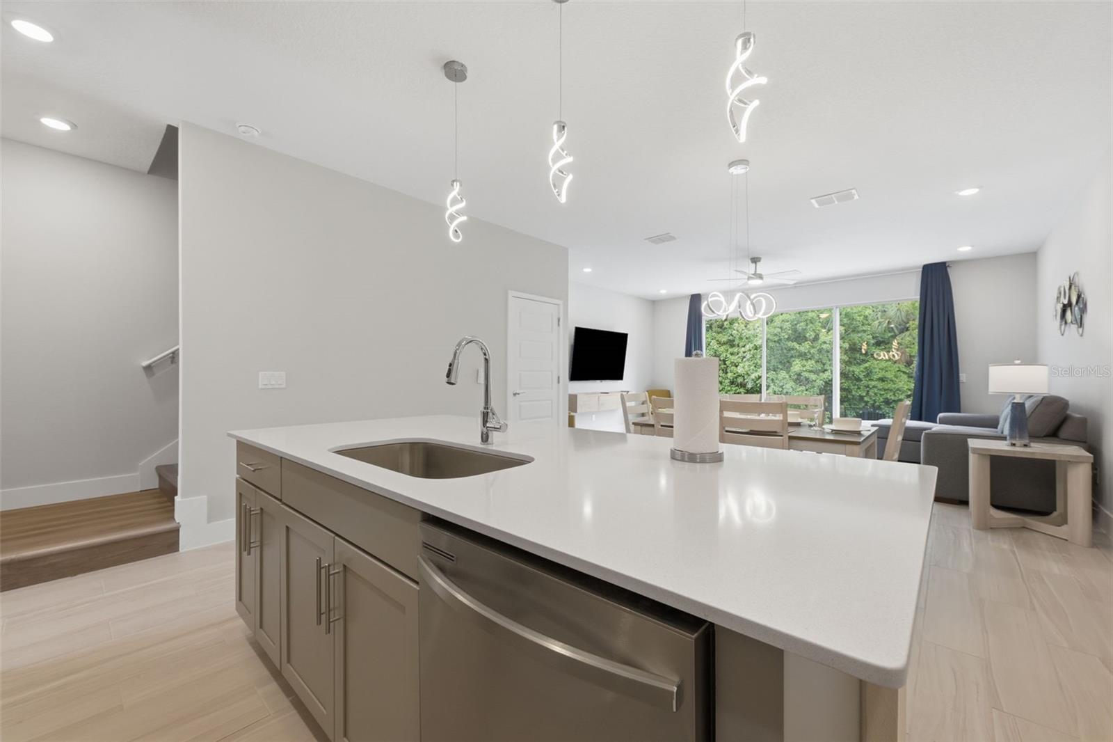 1216 Royal View Ter Property Photo 10