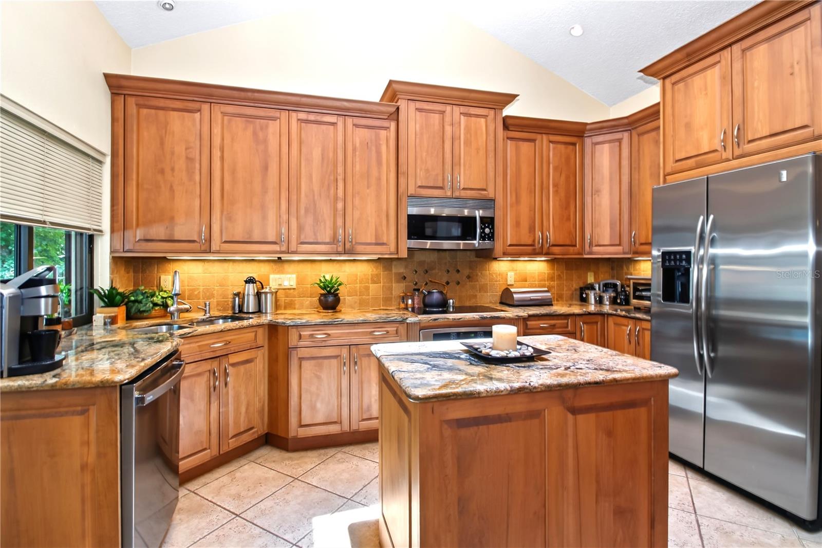 616 Riverpark Cir Property Photo 6