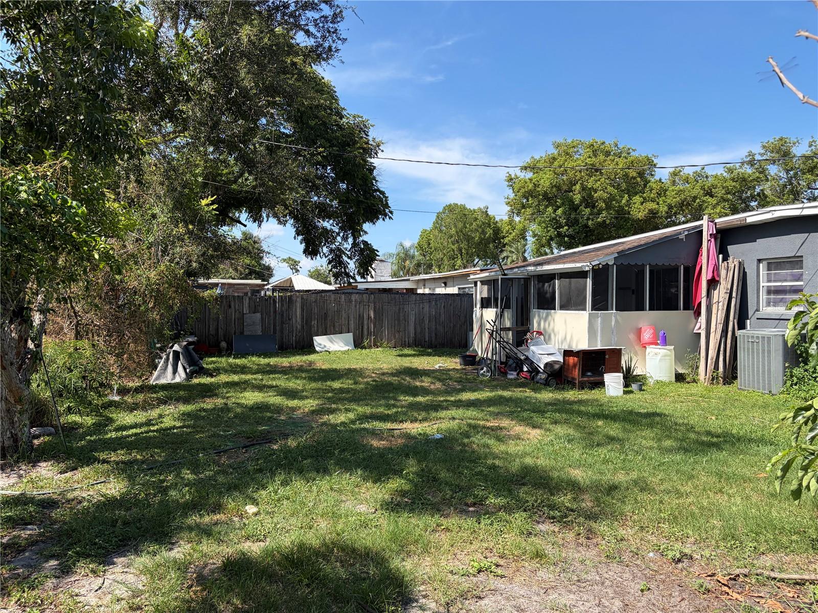 908 S Solandra Dr Property Photo 6