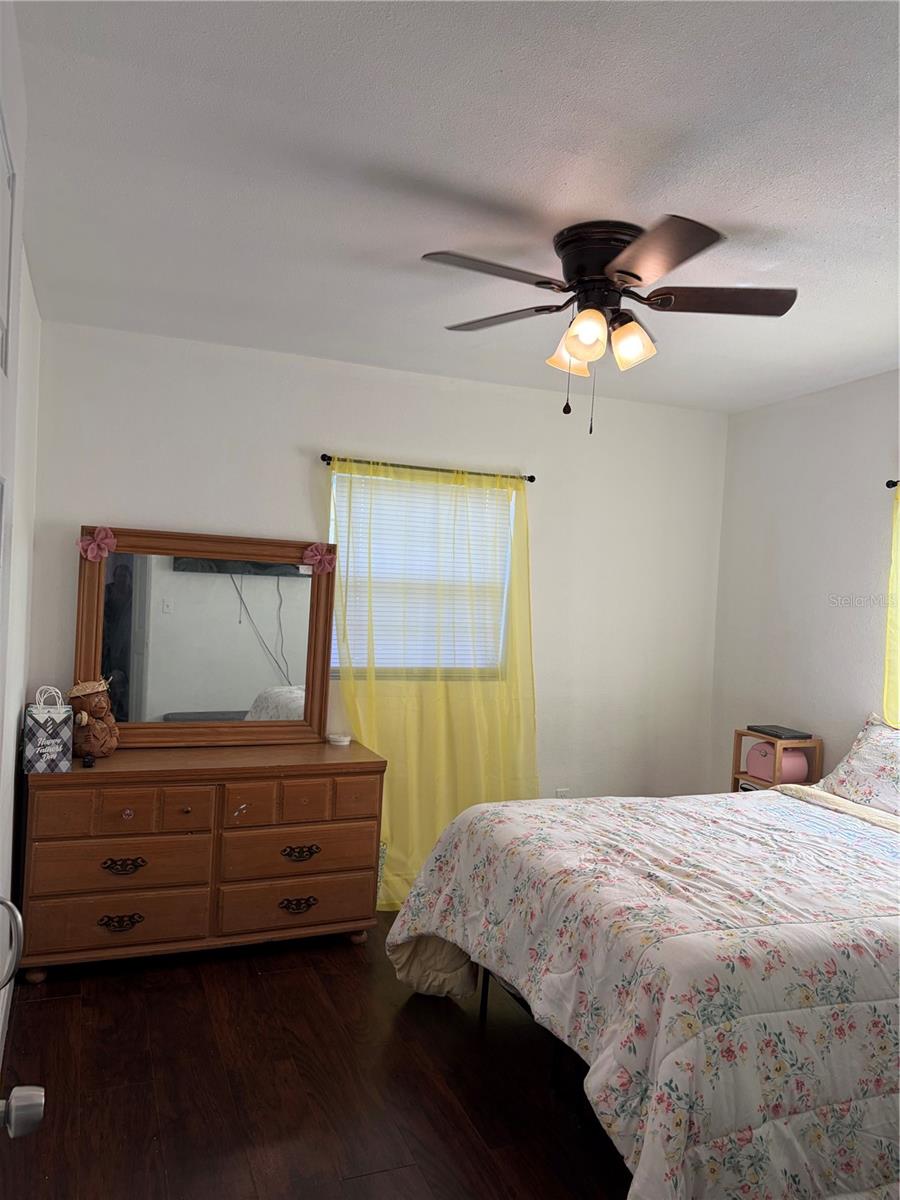 908 S Solandra Dr Property Photo 7