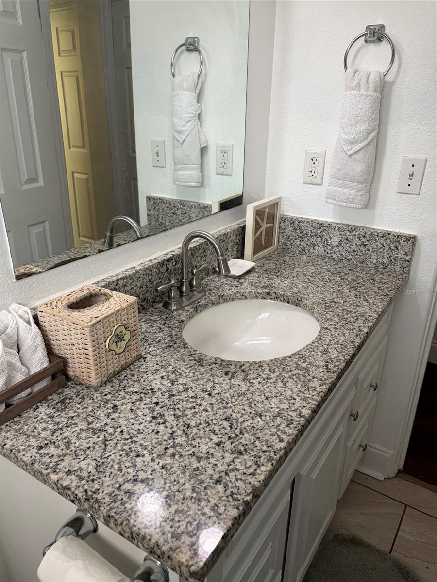 908 S Solandra Dr Property Photo 9