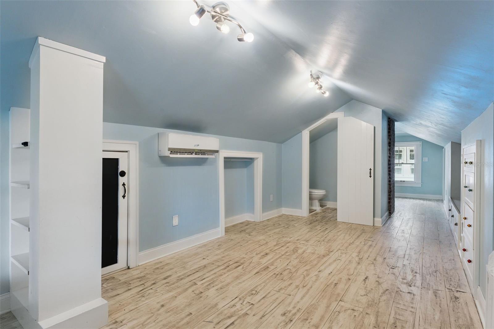 12 N Thornton Ave Property Photo 32