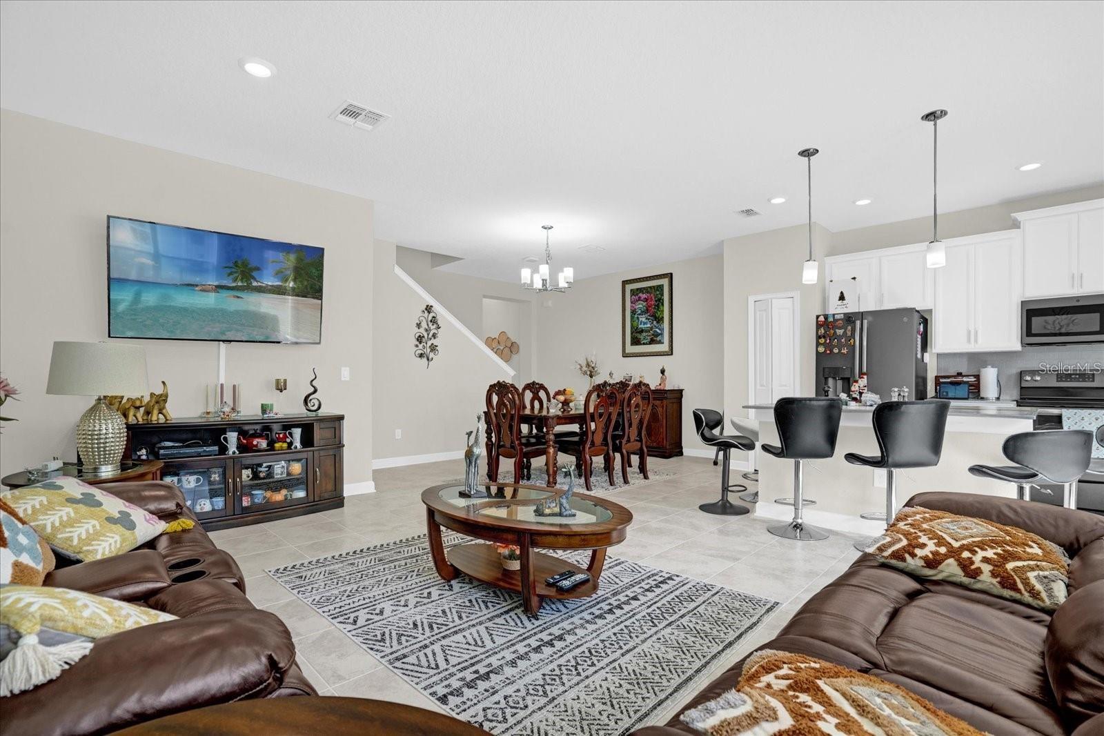 2909 Theme St Property Photo 4