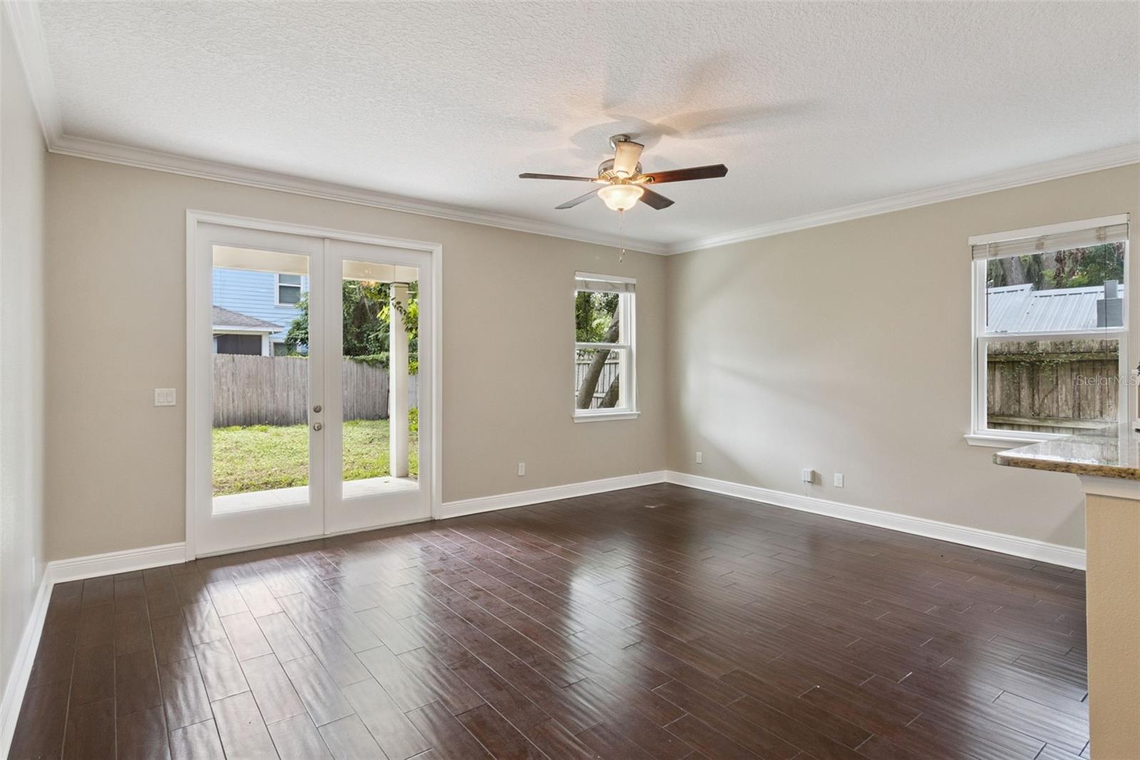 2544 Mayer St Property Photo 11