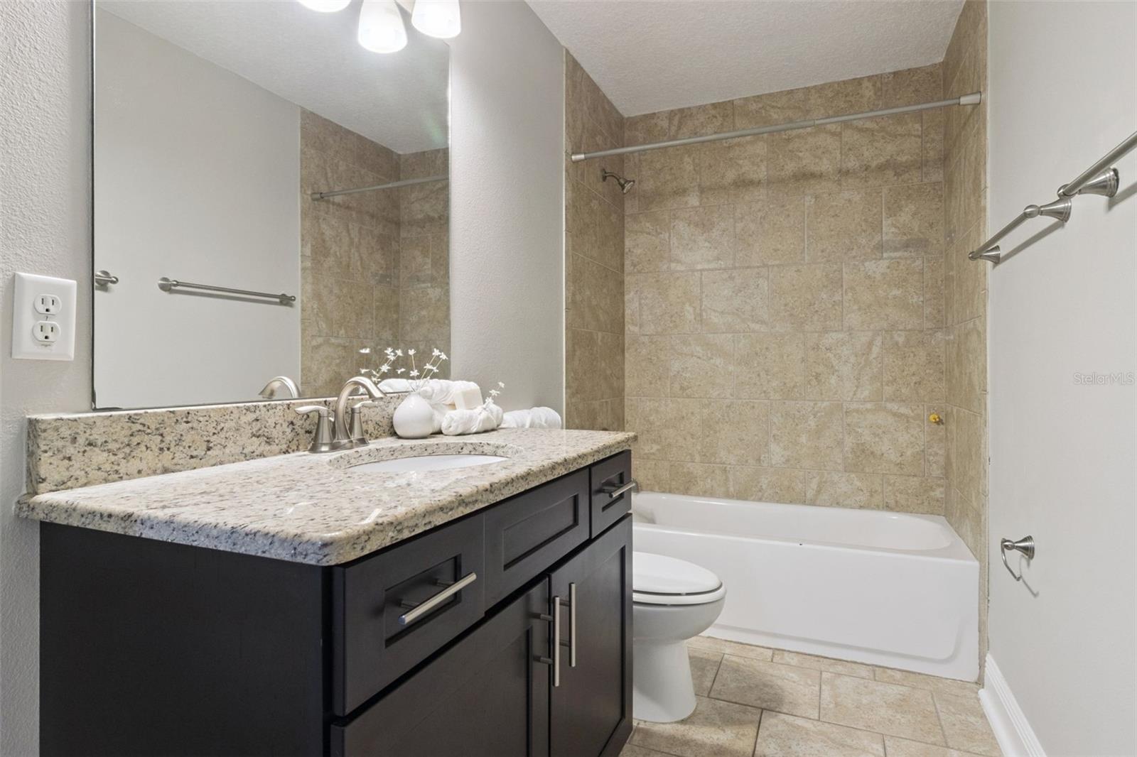 2544 Mayer St Property Photo 34
