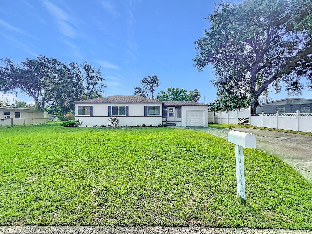 2437 S MYRTLE AVE