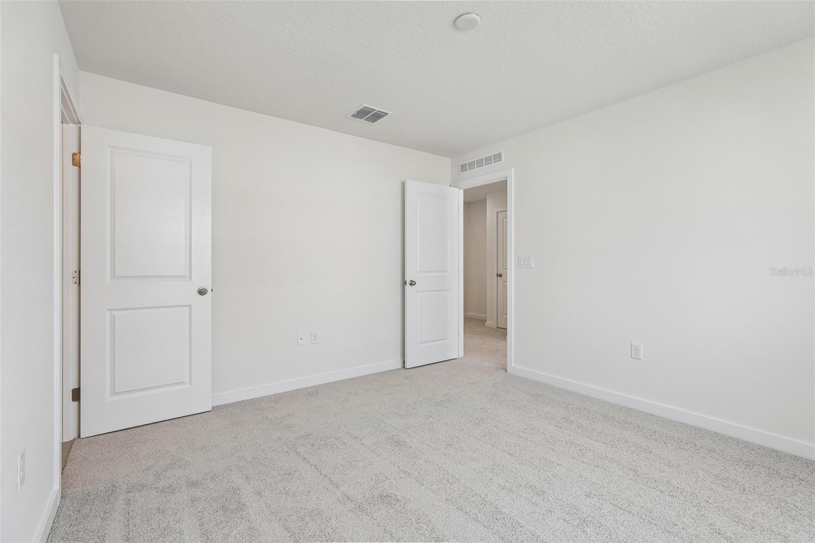2704 Meadow Crest Dr Property Photo 18