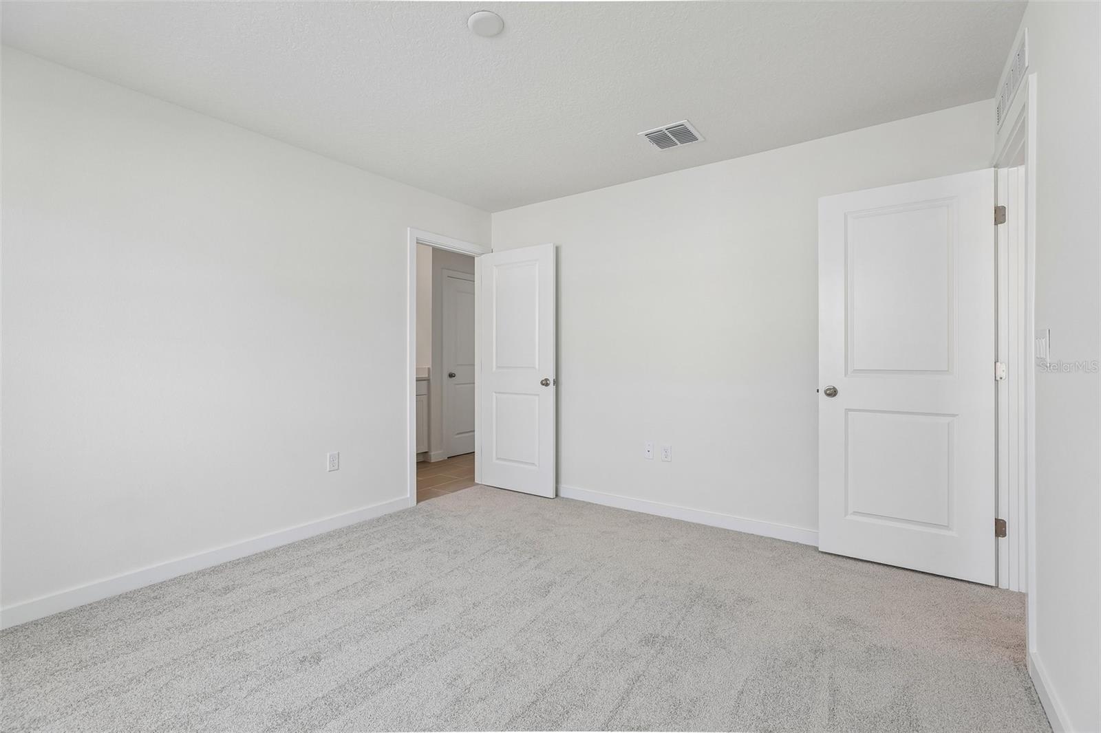 2704 Meadow Crest Dr Property Photo 19