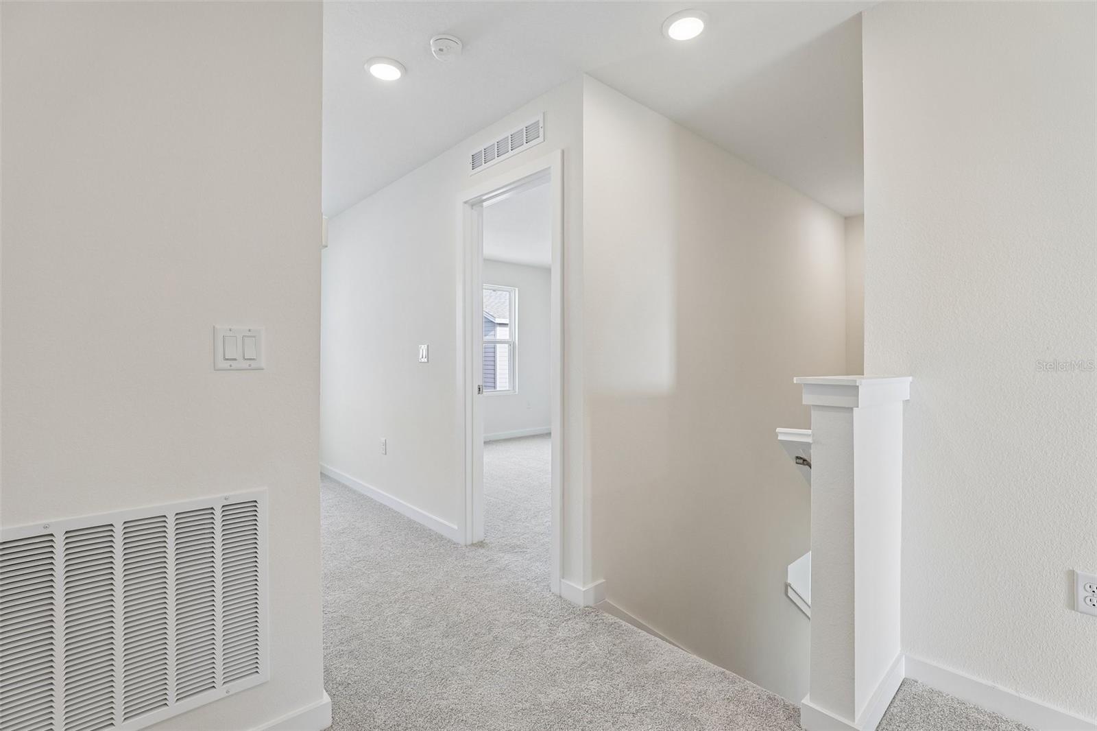 2704 Meadow Crest Dr Property Photo 24