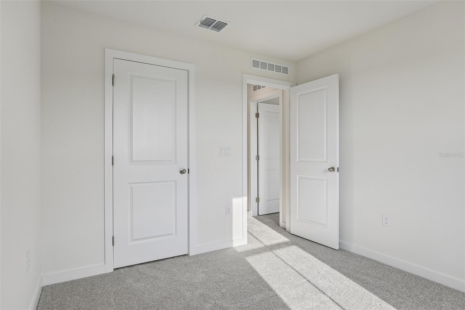 2704 Meadow Crest Dr Property Photo 27