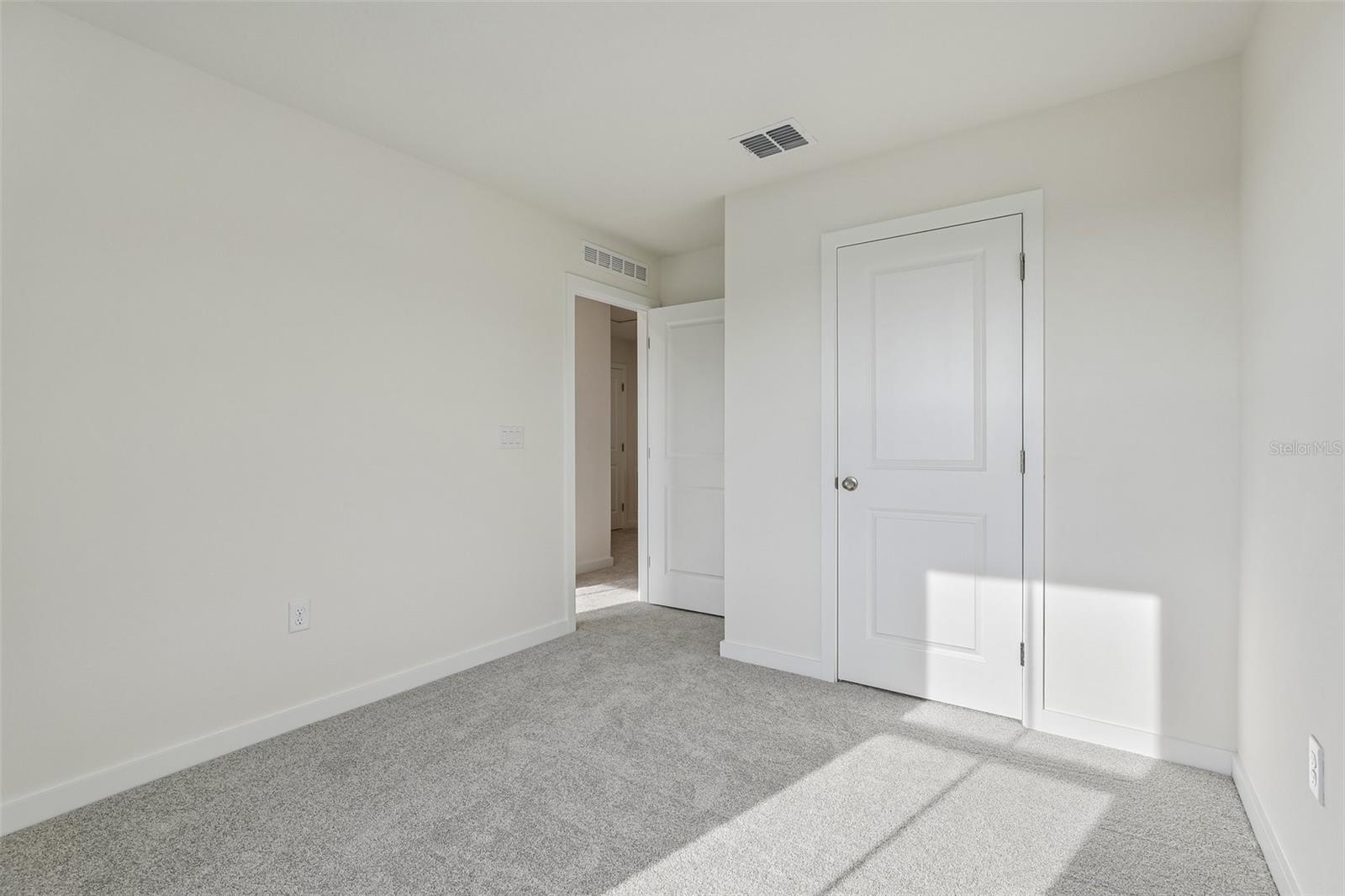 2704 Meadow Crest Dr Property Photo 29
