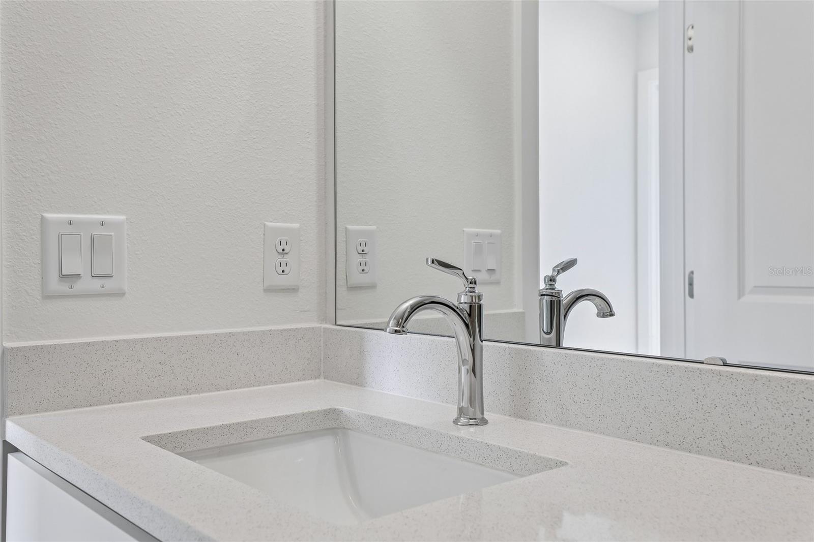 2704 Meadow Crest Dr Property Photo 32
