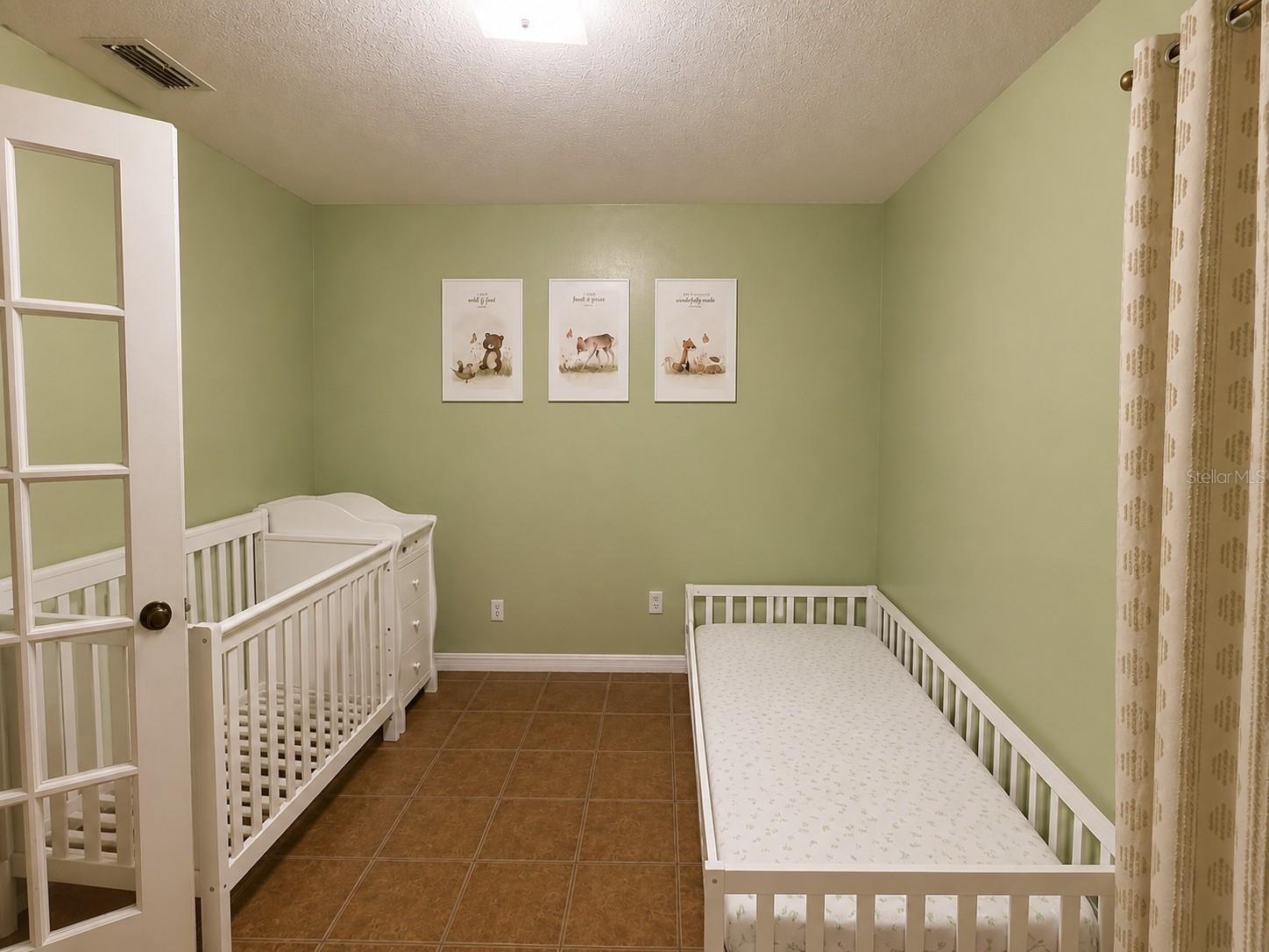 2113 N Normandy Blvd Property Photo 2