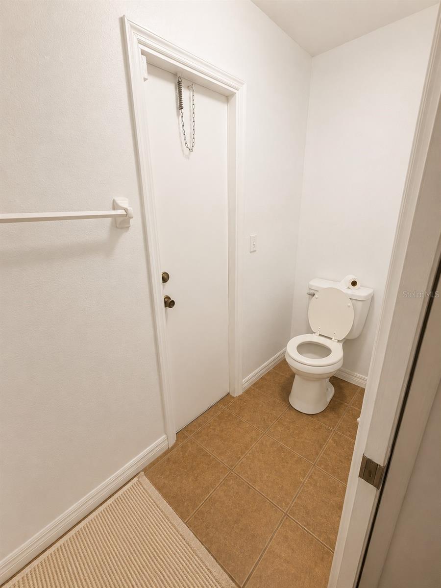 2113 N Normandy Blvd Property Photo 3