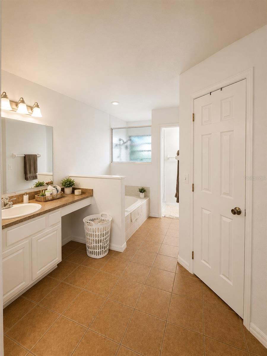 2113 N Normandy Blvd Property Photo 10